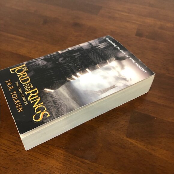 The Lord Of The Rings The Two Towers Paperback Pre-owned Book - Picture 2 of 10